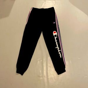 Very comfy and cute champion sweat pants!
